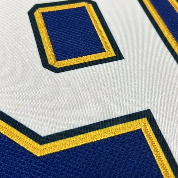 Number 99 Wayne Gretzky - Picture 3 of 5